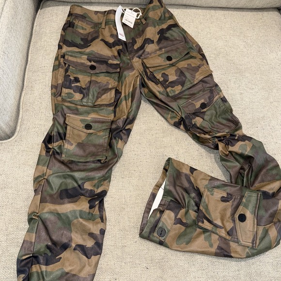 Women's "Smoke Rise Red" Camo Cargo Pants in Size M NWT - Picture 6 of 7